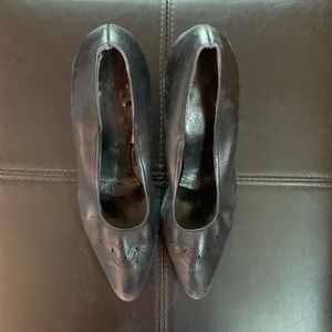 Vintage 1950s black leather stilettos